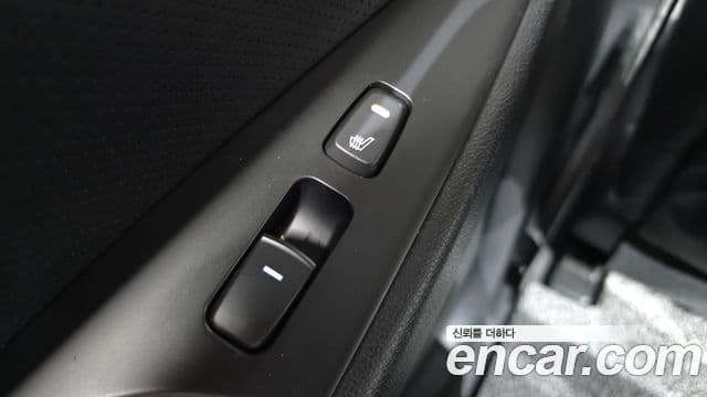 Hyundai YF Sonata LPI Premier(для людей с инвалидностью), 2012 19