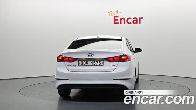 Hyundai Avante AD 1.6 GDI Value Plus, 2017 4