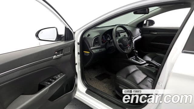 Hyundai Avante AD 1.6 GDI Value Plus, 2017 10