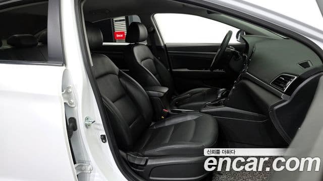 Hyundai Avante AD 1.6 GDI Value Plus, 2017 11