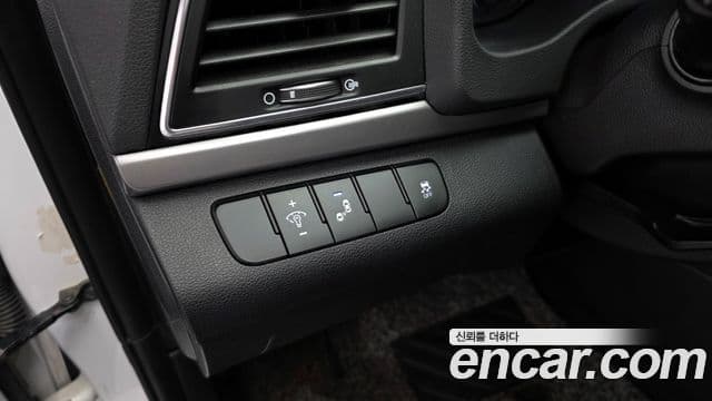 Hyundai Avante AD 1.6 GDI Value Plus, 2017 16