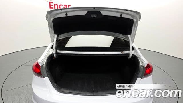 Hyundai Avante AD 1.6 GDI Value Plus, 2017 20