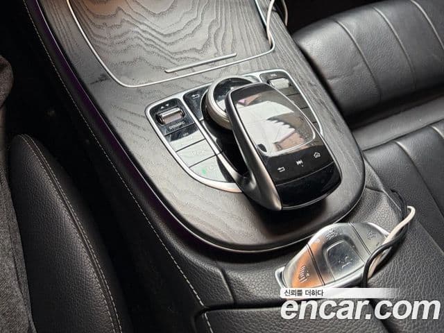 Mercedes-Benz E-класс W213 E220d кабриолет, 2018 8