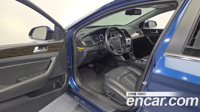 Hyundai LF Sonata Special, 2016 10