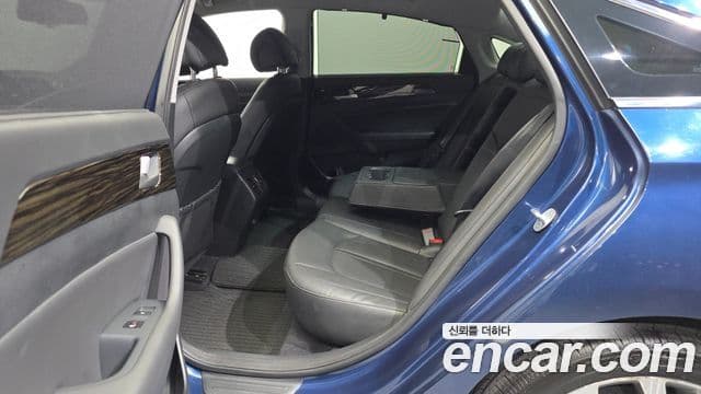 Hyundai LF Sonata Special, 2016 11