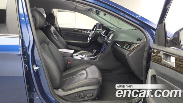 Hyundai LF Sonata Special, 2016 12