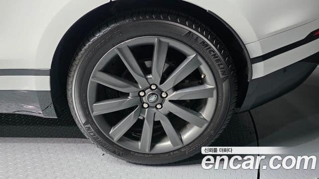 Land Rover Range Rover Velar 3.0 D300 R-Dynamic HSE, 2018 все фото