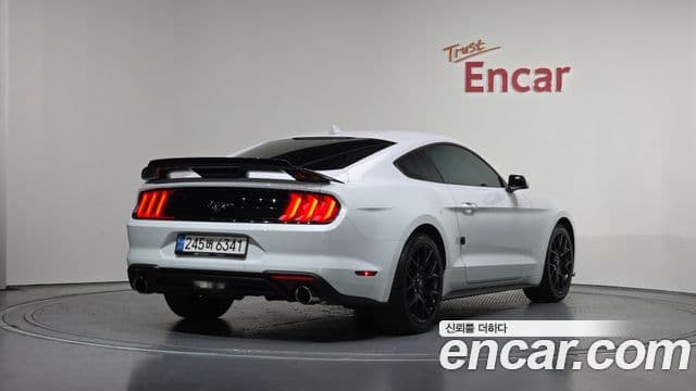 Ford Mustang купе, 2023 2