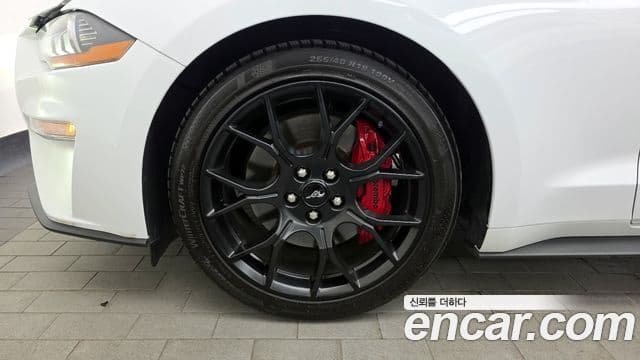 Ford Mustang купе, 2023 все фото