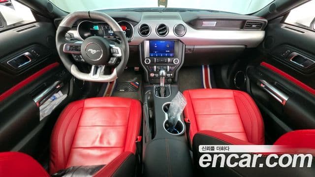 Ford Mustang купе, 2023 7