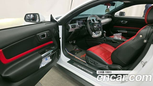 Ford Mustang купе, 2023 10