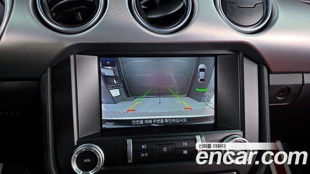 Ford Mustang купе, 2023 15