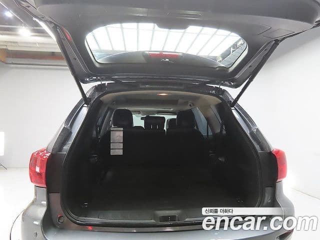 Nissan Pathfinder 4세대, 2017 9