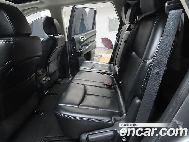 Nissan Pathfinder 4세대, 2017 11