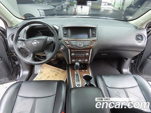 Nissan Pathfinder 4세대, 2017 12
