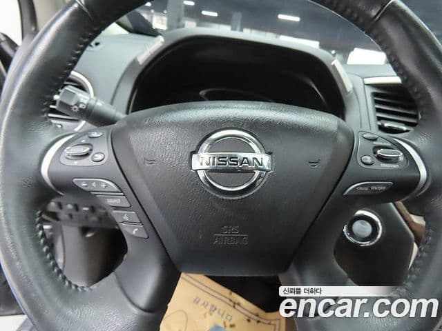 Nissan Pathfinder 4세대, 2017 15
