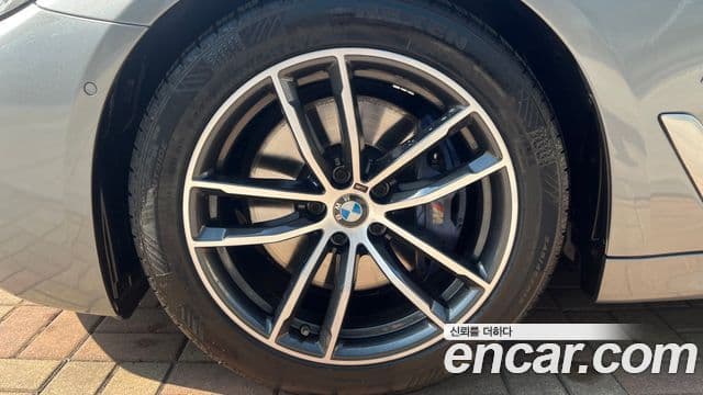 BMW 5시리즈 (G30) 520i M Sport, 2023 все фото
