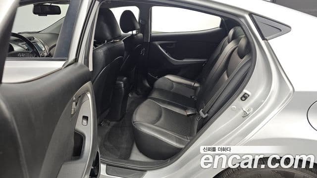 Hyundai Avante MD M16 GDI Avenue, 2013 11