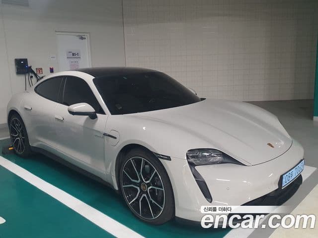 Porsche 타이칸 базовый, 2023 1