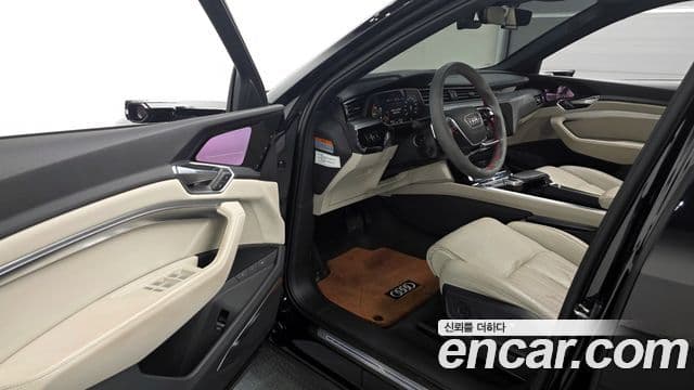 Audi e-Tron, 2022 10