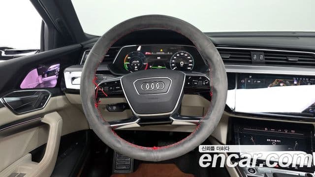 Audi e-Tron, 2022 13