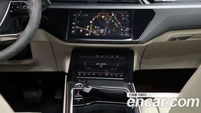 Audi e-Tron, 2022 14