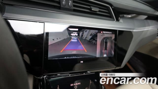 Audi e-Tron, 2022 15