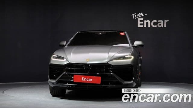 Lamborghini Urus 4.0 V8 SE, 2025 3