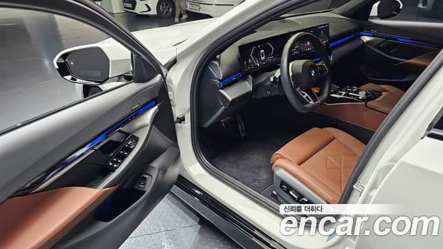 BMW 5시리즈 (G60) 530i xDrive M Sport, 2025 11