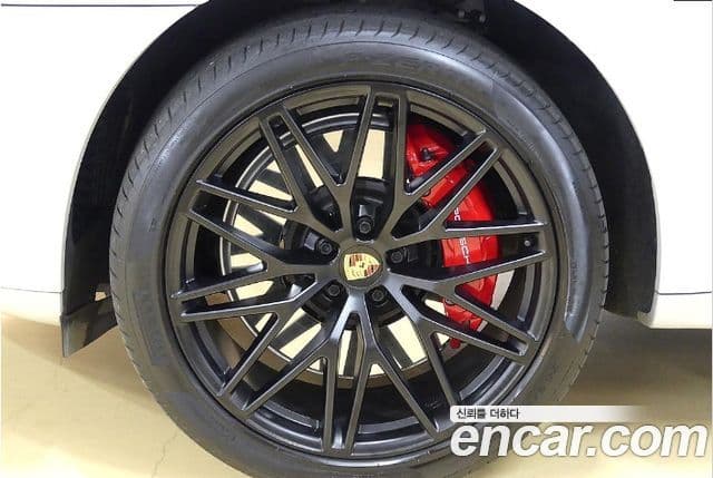 Porsche Macan 95B, 2024 3