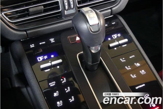 Porsche Macan 95B, 2024 10