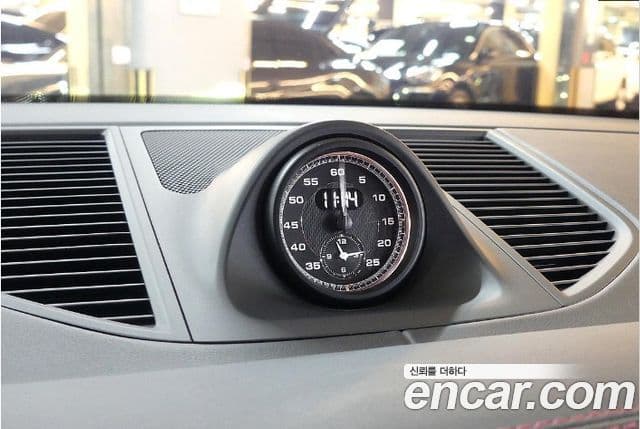 Porsche Macan 95B, 2024 13