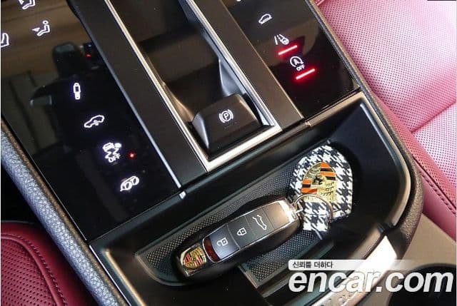 Porsche Macan 95B, 2024 15