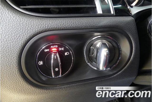 Porsche Macan 95B, 2024 16