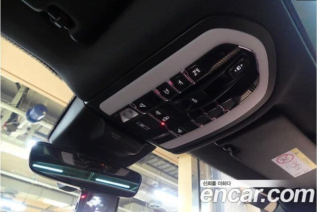 Porsche Macan 95B, 2024 17