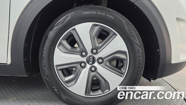 Kia Niro Prestige, 2017 все фото