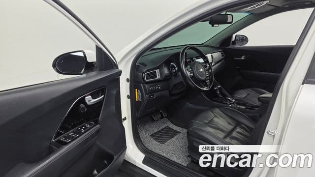 Kia Niro Prestige, 2017 10