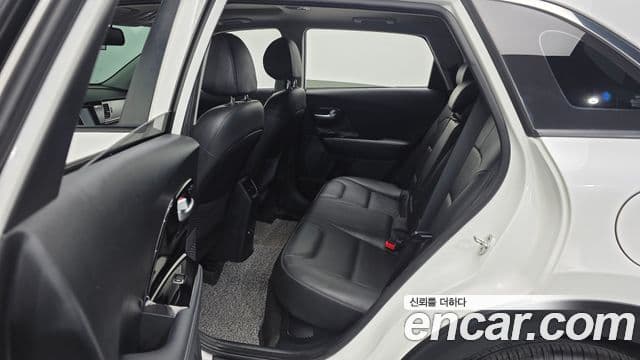 Kia Niro Prestige, 2017 11