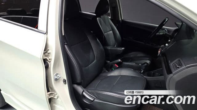 Kia All New Morning Deluxe Trendy, 2015 10