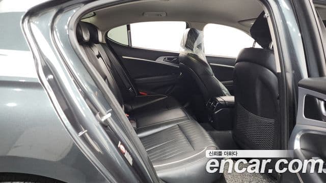 Genesis G70 Elite, 2019 12