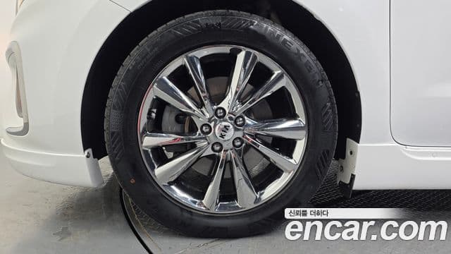 Kia The / новый New Carnival Prestige High Roof, 2019 все фото