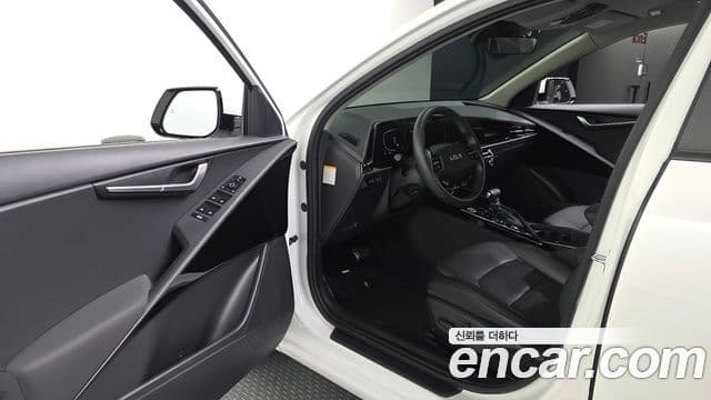 Kia D All New Niro Prestige, 2022 10