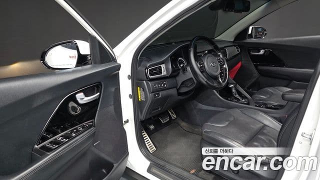 Kia Niro Noblesse, 2017 11