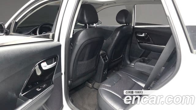 Kia Niro Noblesse, 2017 12