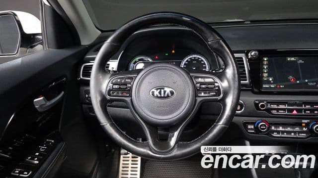 Kia Niro Noblesse, 2017 13