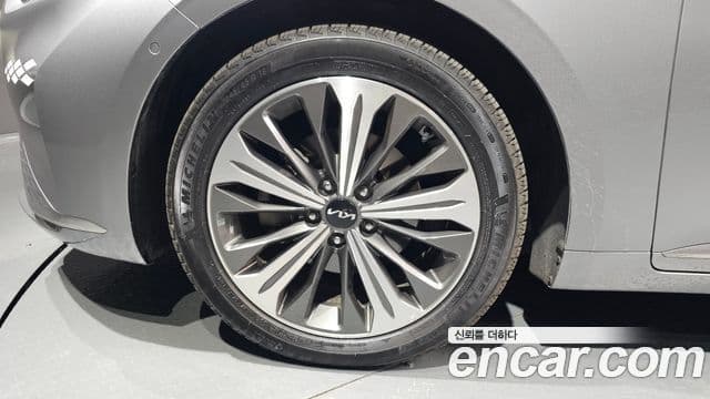 Kia K8 гибрид Signature, 2023 все фото