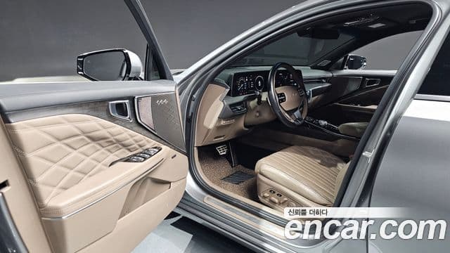 Kia K8 гибрид Signature, 2023 10