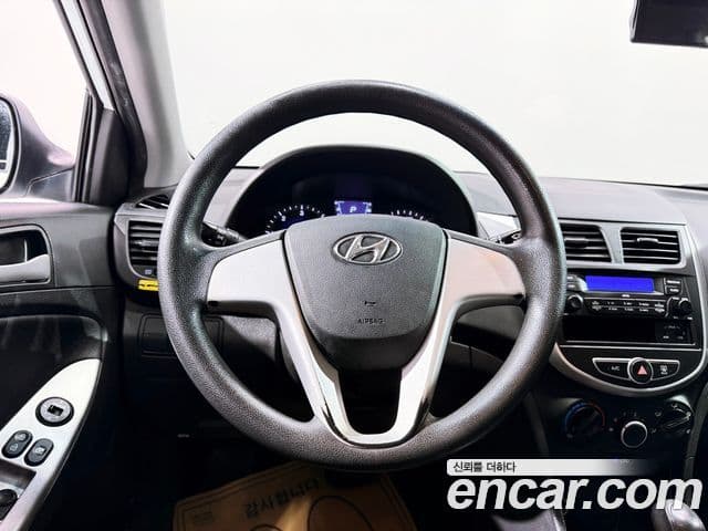 Hyundai Accent(новый кузов / новое поколение) Luxury, 2012 6