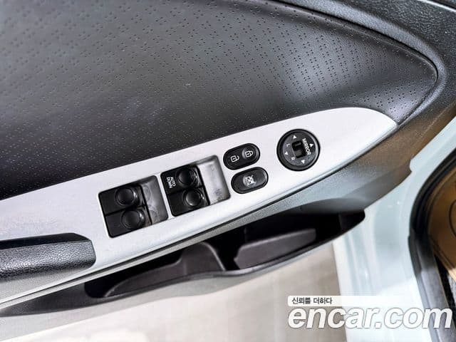 Hyundai Accent(новый кузов / новое поколение) Luxury, 2012 10