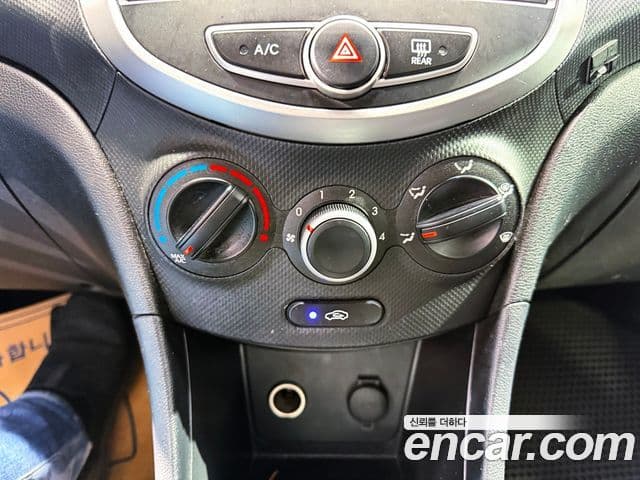 Hyundai Accent(новый кузов / новое поколение) Luxury, 2012 13